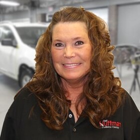 Staff member Linda Testa from ID_f95090