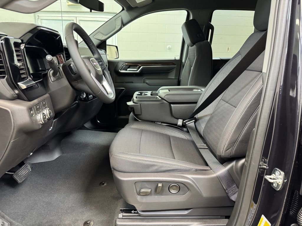 2026 GMC Sierra 1500 SLE - Photo 13