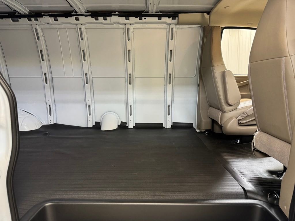 2026 GMC Savana Cargo Work Van - Photo 16