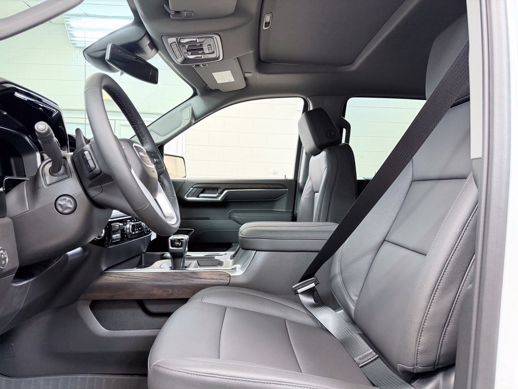 2026 GMC Sierra 1500 SLT - Photo 17