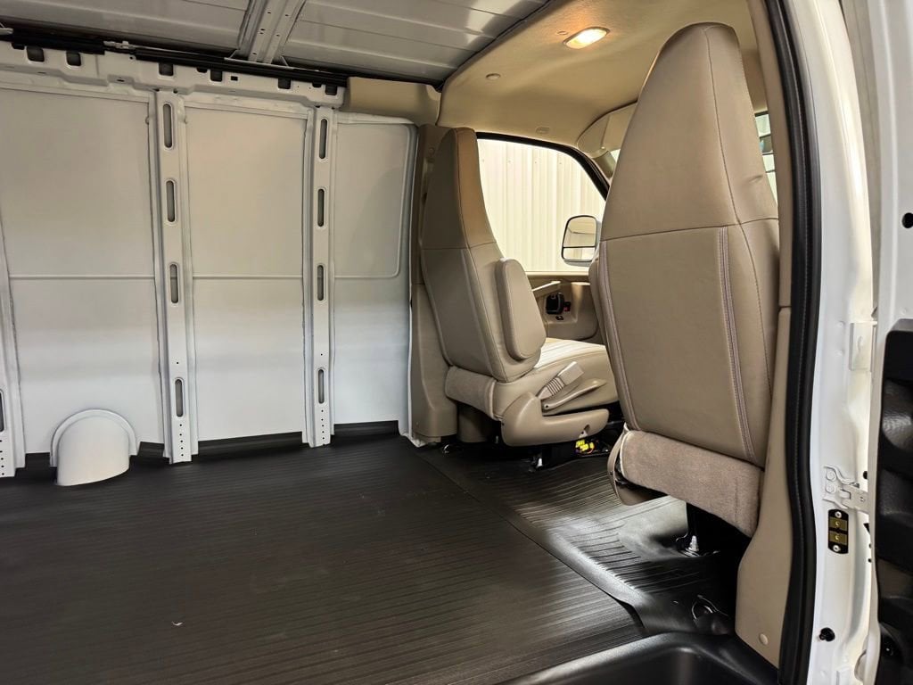 2026 GMC Savana Cargo Work Van - Photo 17