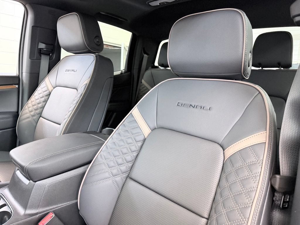 2026 GMC Canyon Denali - Photo 16