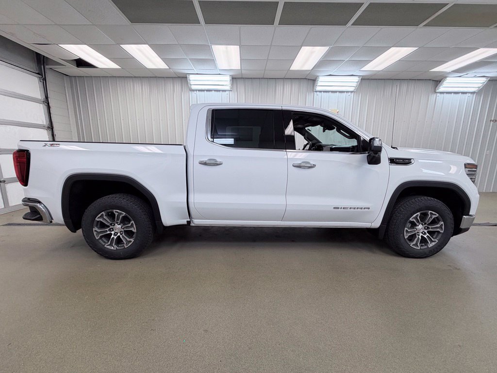 2026 GMC Sierra 1500 SLT - Photo 7