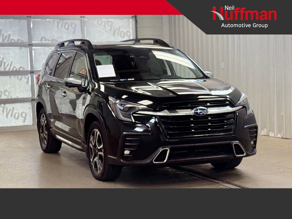 2023 Subaru Ascent Touring's photo