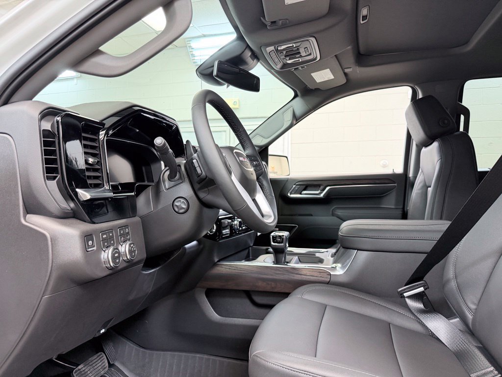 2026 GMC Sierra 1500 SLT - Photo 18