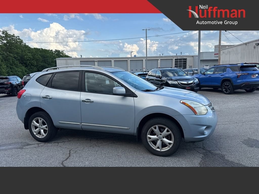 2011 Nissan Rogue SV FWD's photo