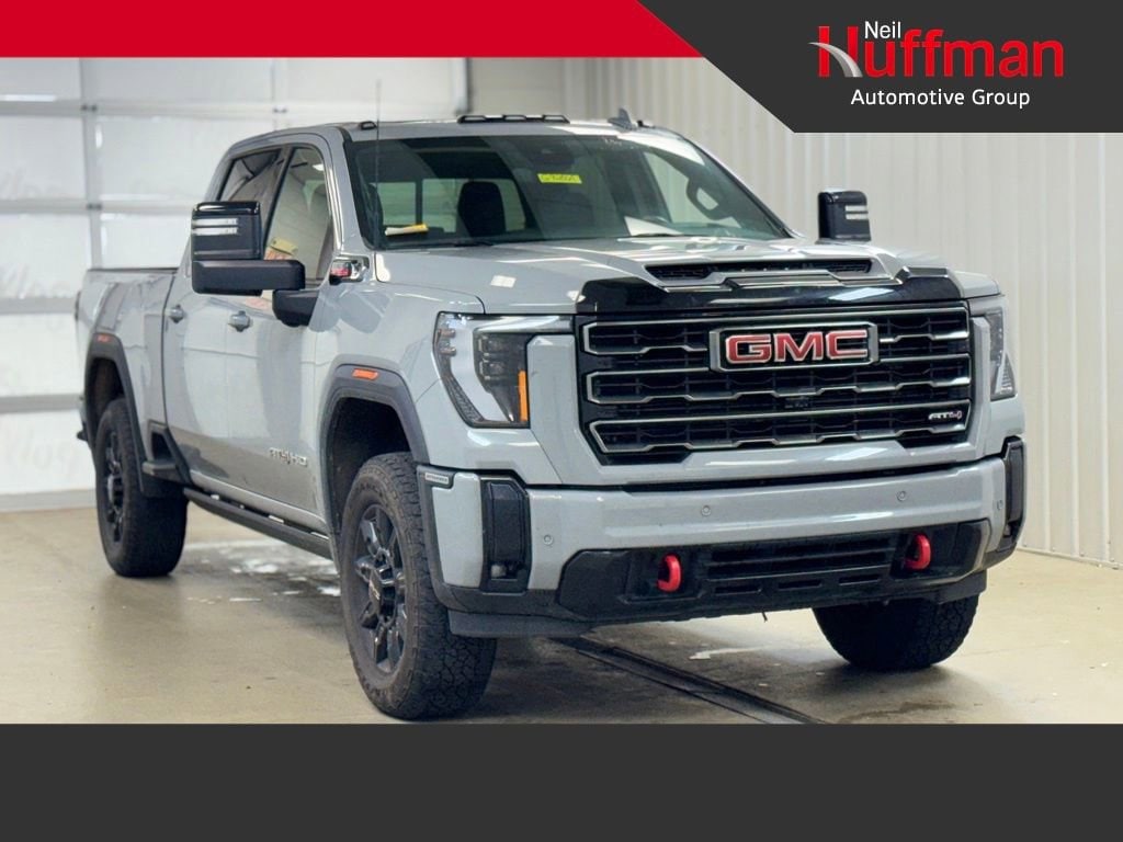 2025 GMC Sierra 4WD Crew Cab Standard Box AT4's photo
