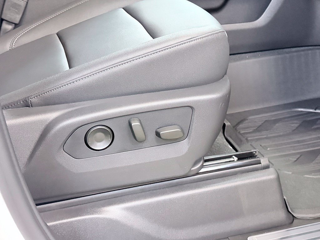 2026 GMC Sierra 1500 SLT - Photo 36