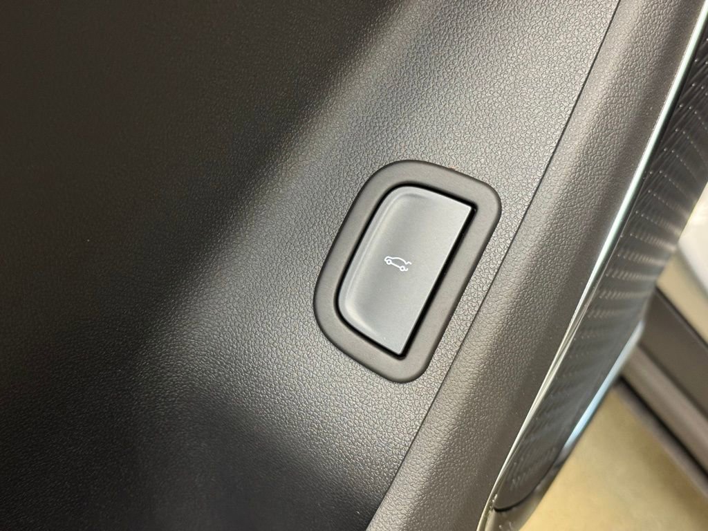 2026 GMC Acadia Elevation - Photo 11