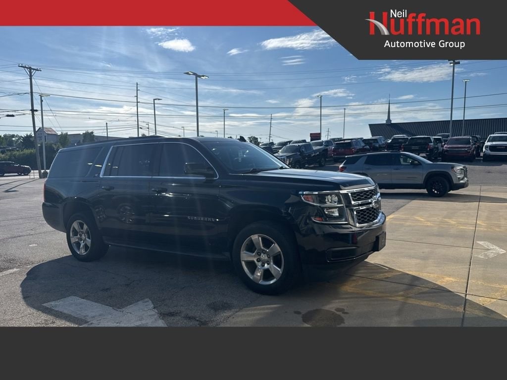 2015 Chevrolet Suburban's photo