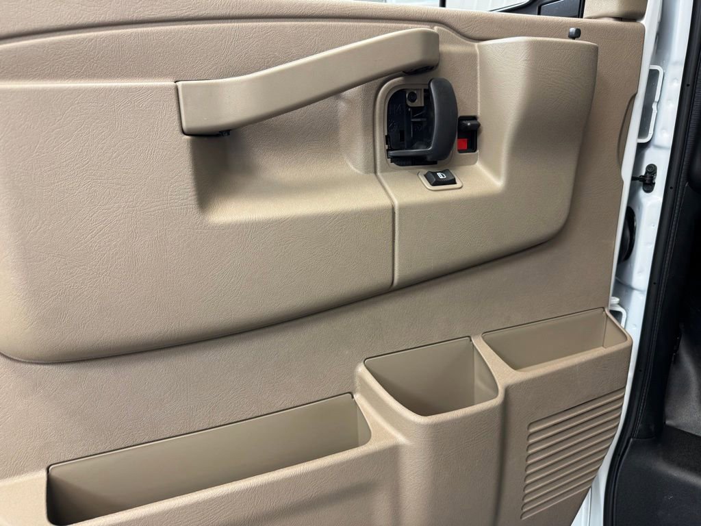 2026 GMC Savana Cargo Work Van - Photo 8