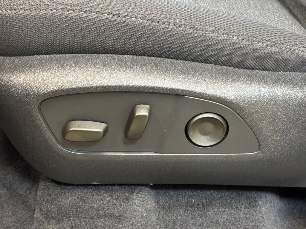 2026 GMC Acadia Elevation - Photo 12