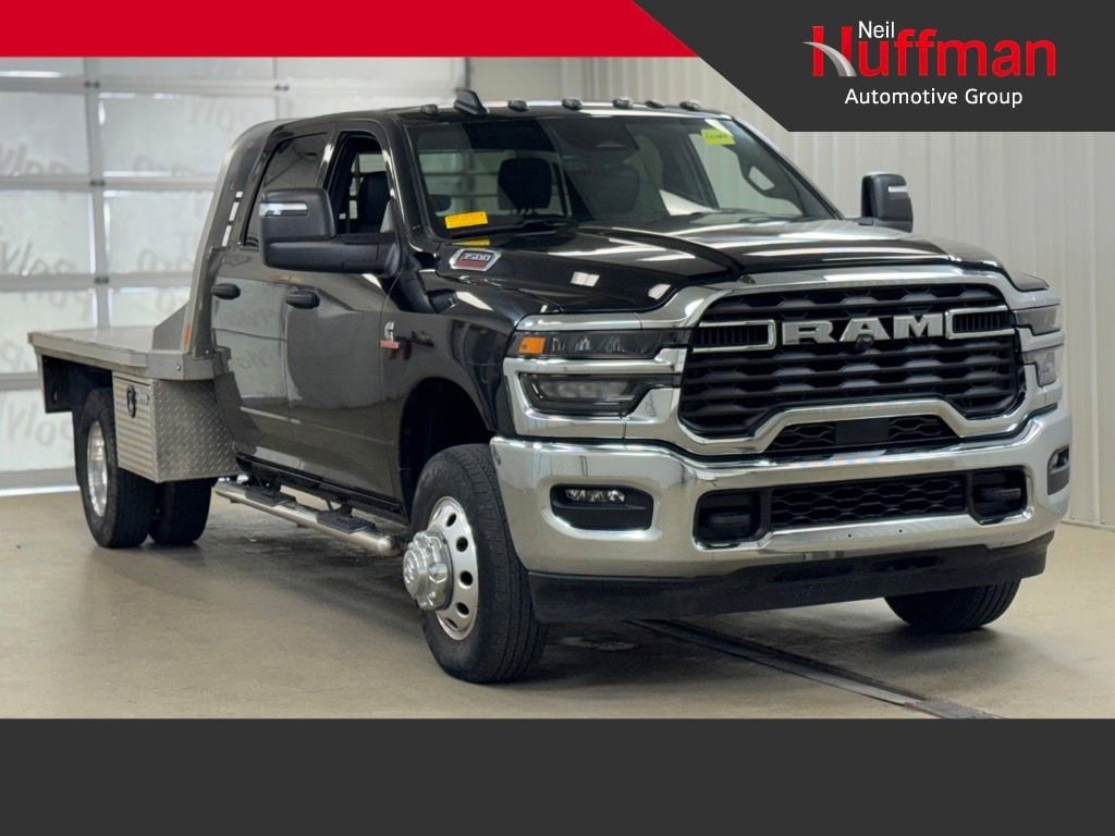 2025 RAM 3500 Tradesman 4X4 Crew Cab's photo