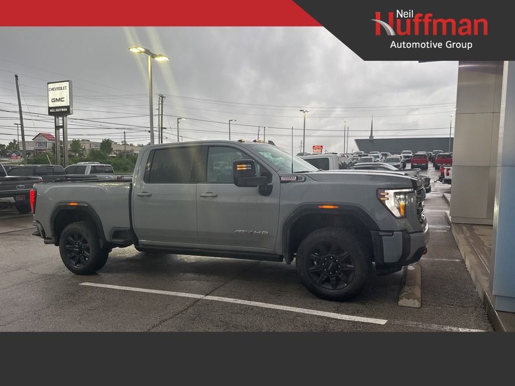 2025 GMC Sierra 4WD Crew Cab Standard Box AT4's photo
