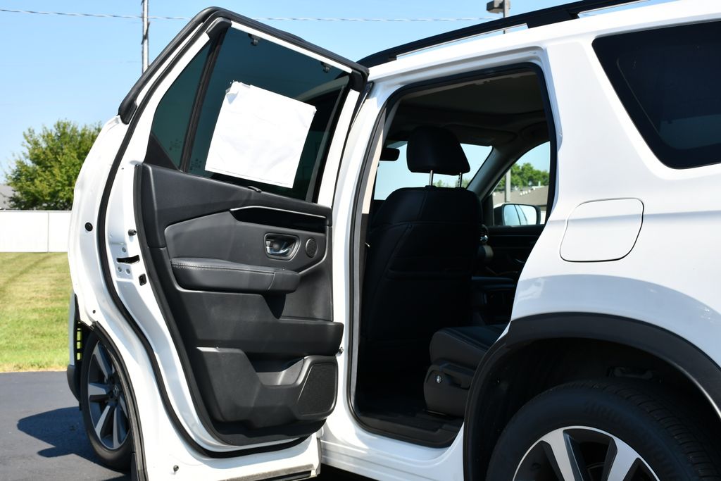 2025 Honda Pilot Touring - Photo 20