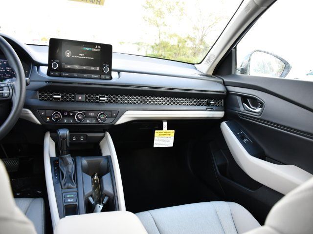 2025 Honda Accord SE - Photo 21
