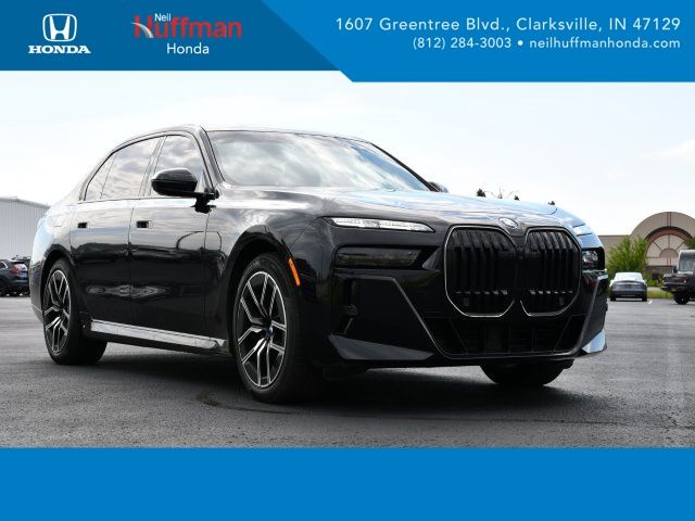 2025 BMW 7 Series 740i xDrive Sedan's photo