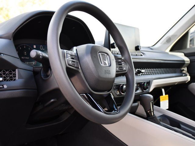 2025 Honda Accord SE - Photo 11