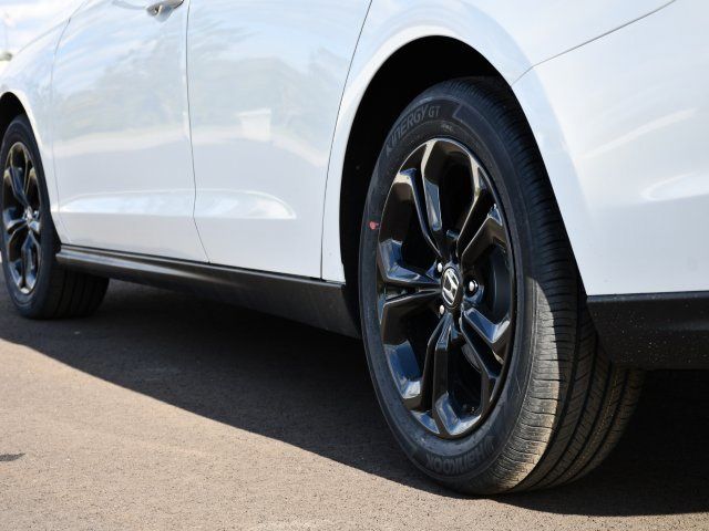 2025 Honda Accord SE - Photo 9