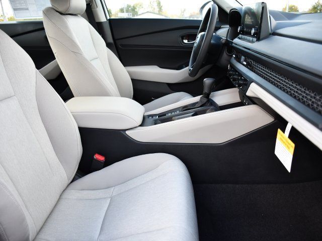 2025 Honda Accord SE - Photo 30