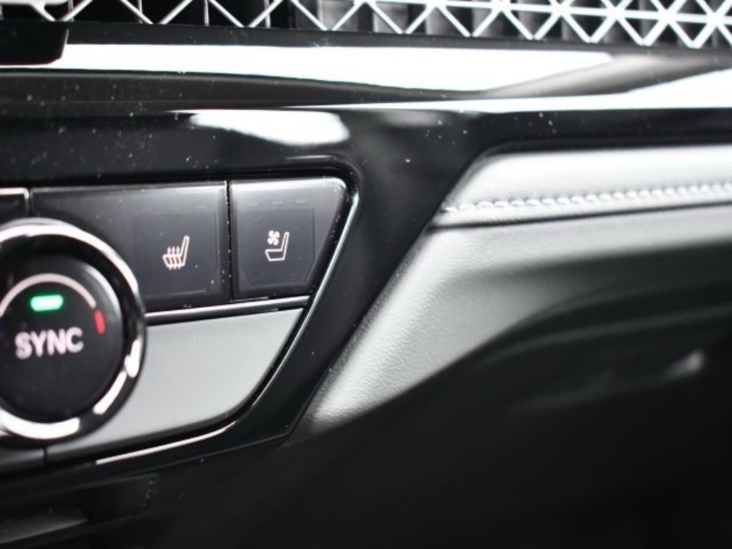 2025 Honda Accord Hybrid Touring - Photo 29