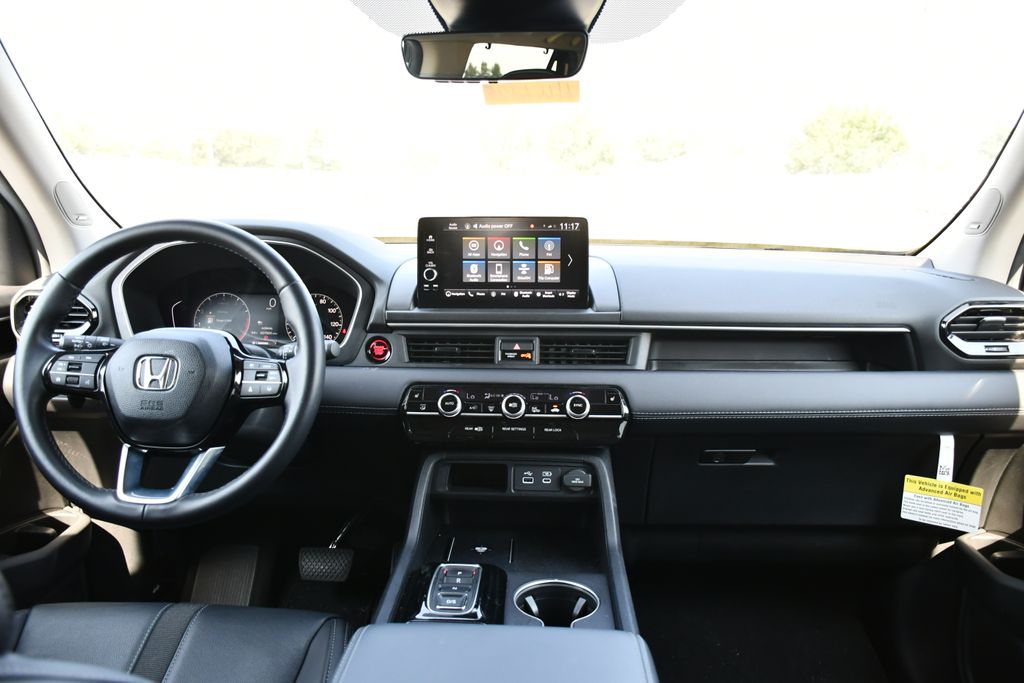 2025 Honda Pilot Touring - Photo 24