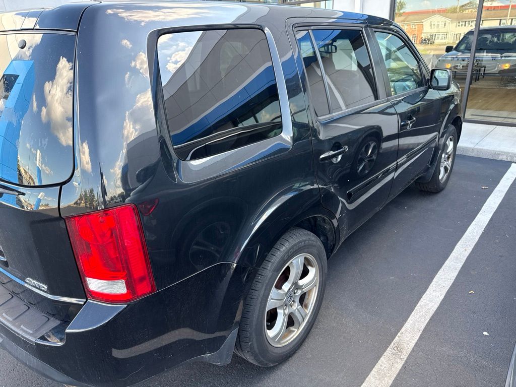 Used 2015 Honda Pilot EX-L with VIN 5FNYF4H55FB074792 for sale in Clarksville, IN