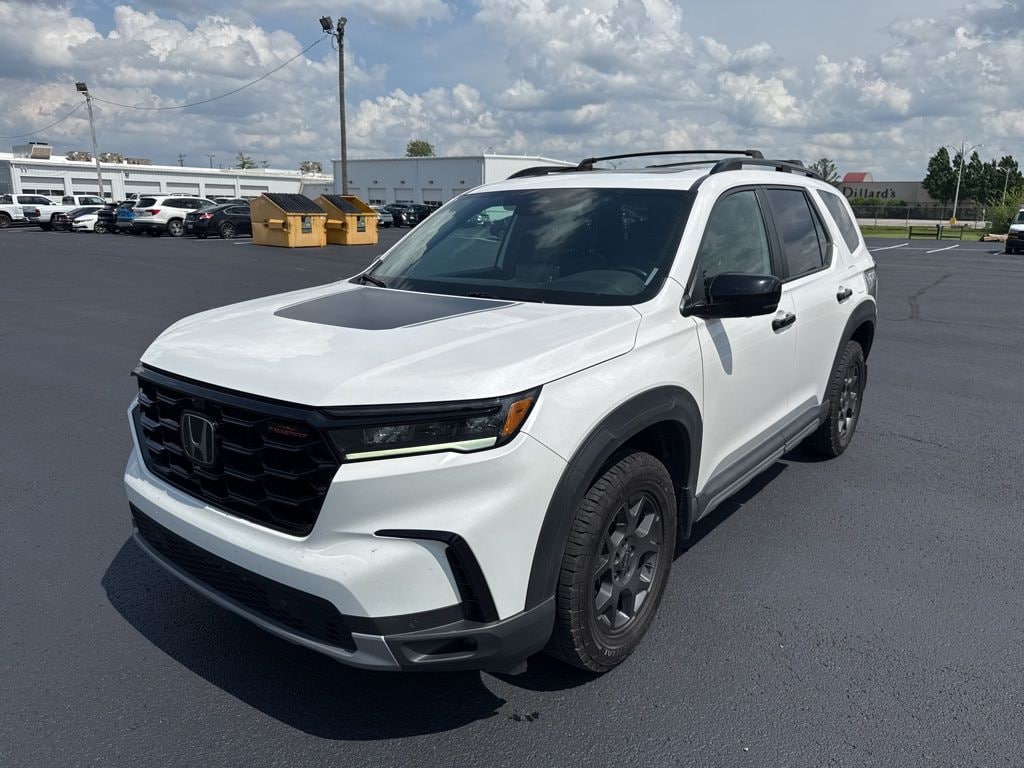 Used 2023 Honda Pilot TrailSport SUV
