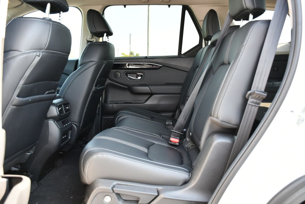 2025 Honda Pilot Touring - Photo 21