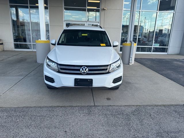 Used 2018 Volkswagen Tiguan Limited Base with VIN WVGBV7AX4JK001118 for sale in Frankfort, KY