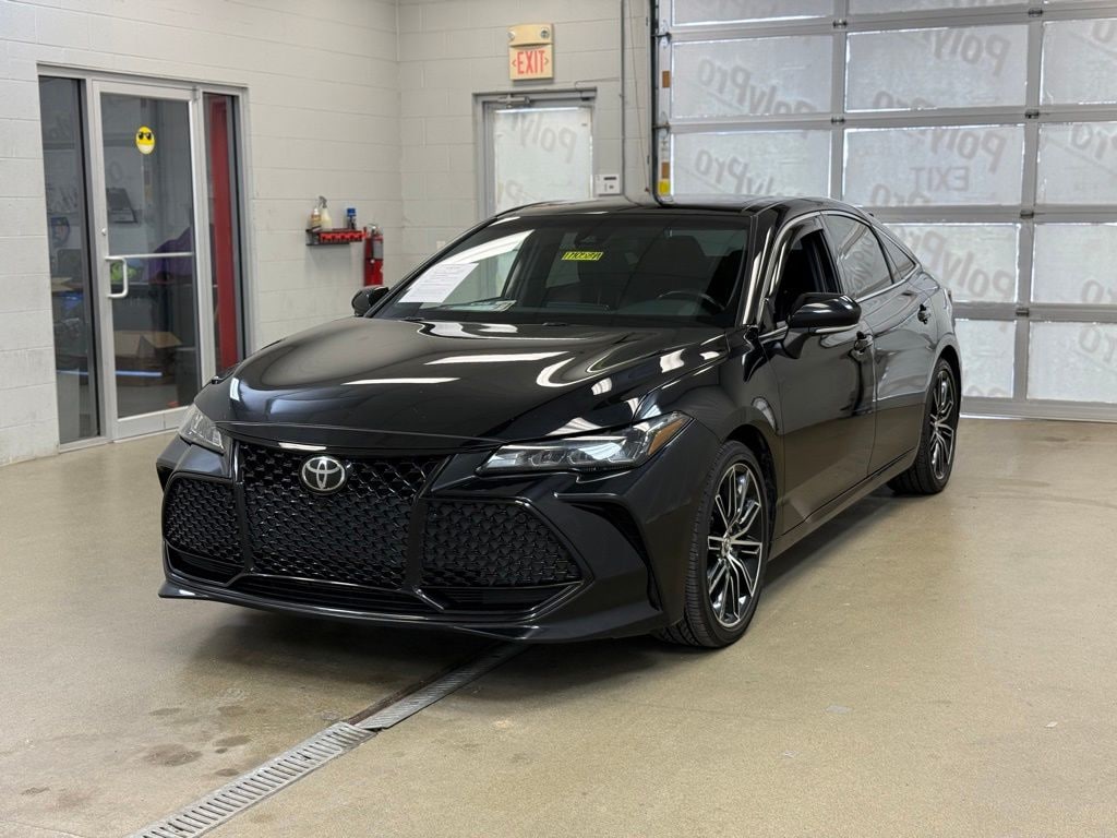 Used 2019 Toyota Avalon XSE Sedan