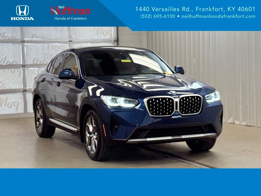 2022 BMW X4 xDrive30i's photo