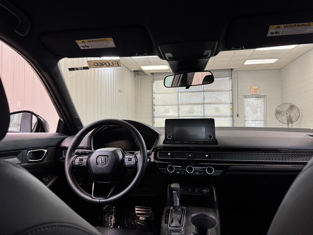 2025 Honda Civic Hatchback Sport - Photo 17