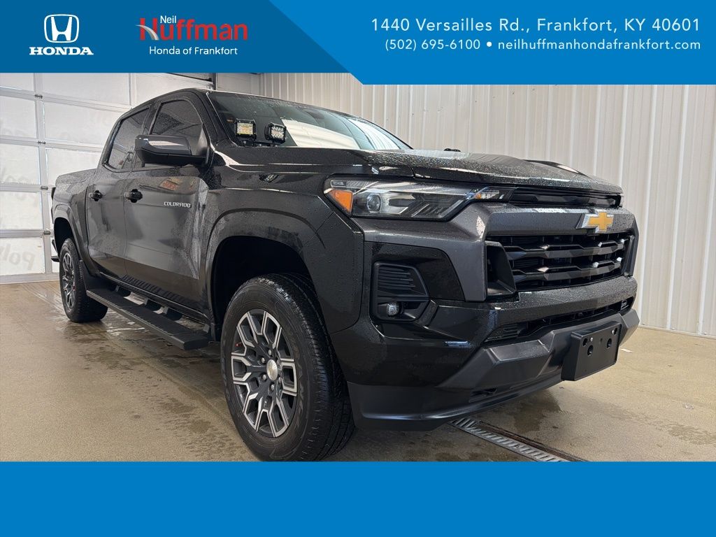 2023 Chevrolet Colorado 4WD LT Crew Cab Short Box's photo