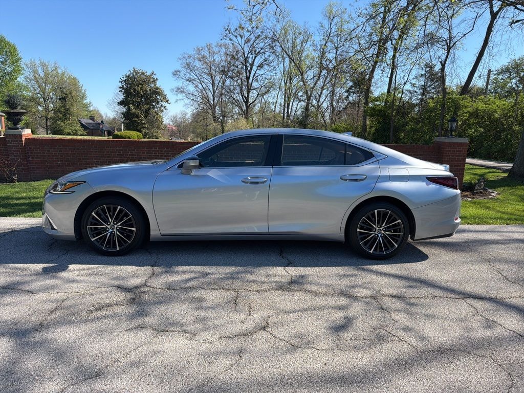Used 2022 Lexus ES 350 Sedan