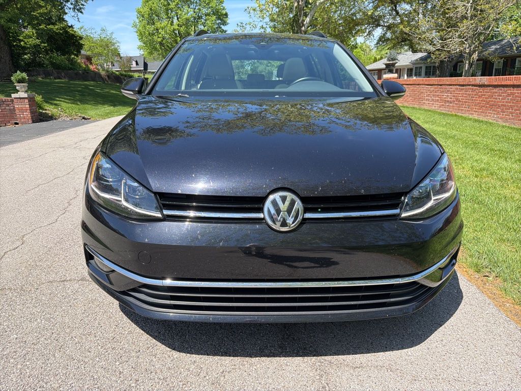 Used 2019 Volkswagen Golf SportWagen SE with VIN 3VWY57AU1KM513317 for sale in Frankfort, KY