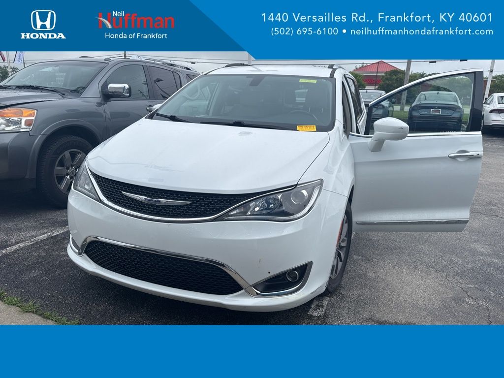 2020 Chrysler Pacifica Touring L Plus's photo