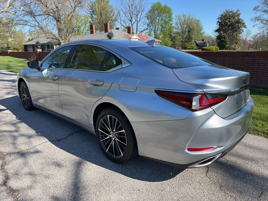 Used 2022 Lexus ES 350 Sedan