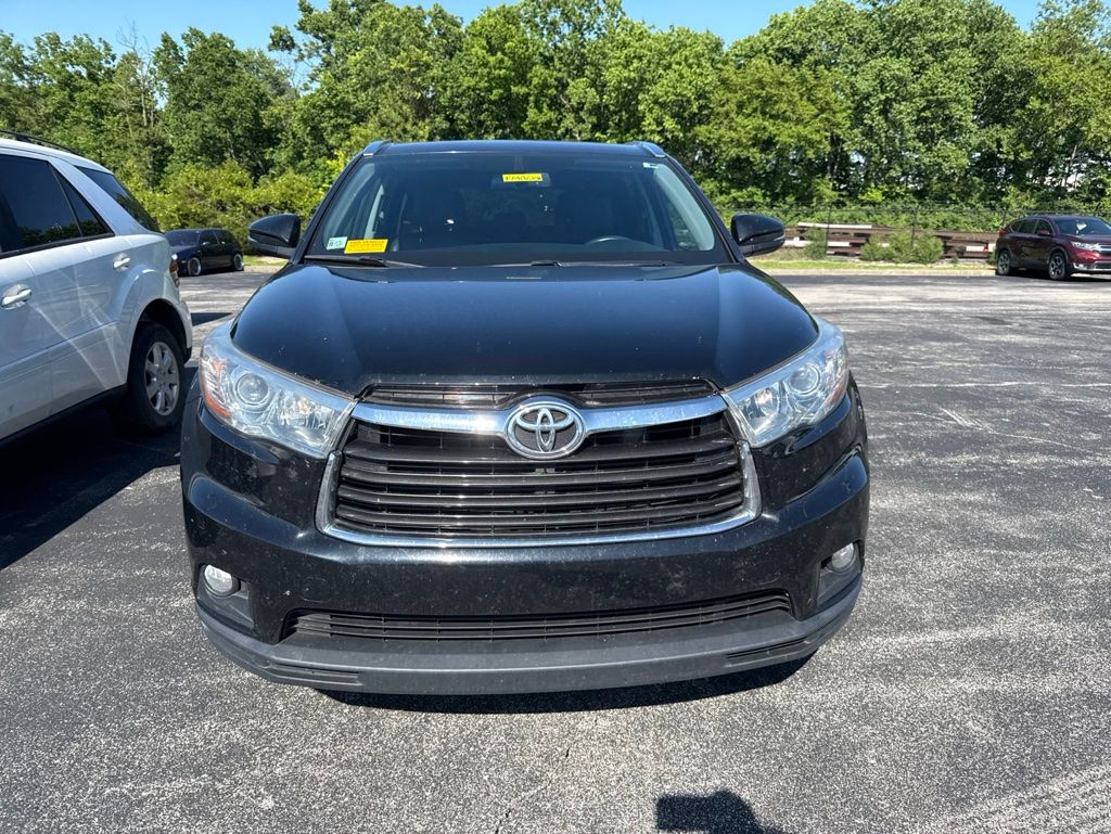 Used 2016 Toyota Highlander XLE with VIN 5TDJKRFH3GS331808 for sale in Frankfort, KY
