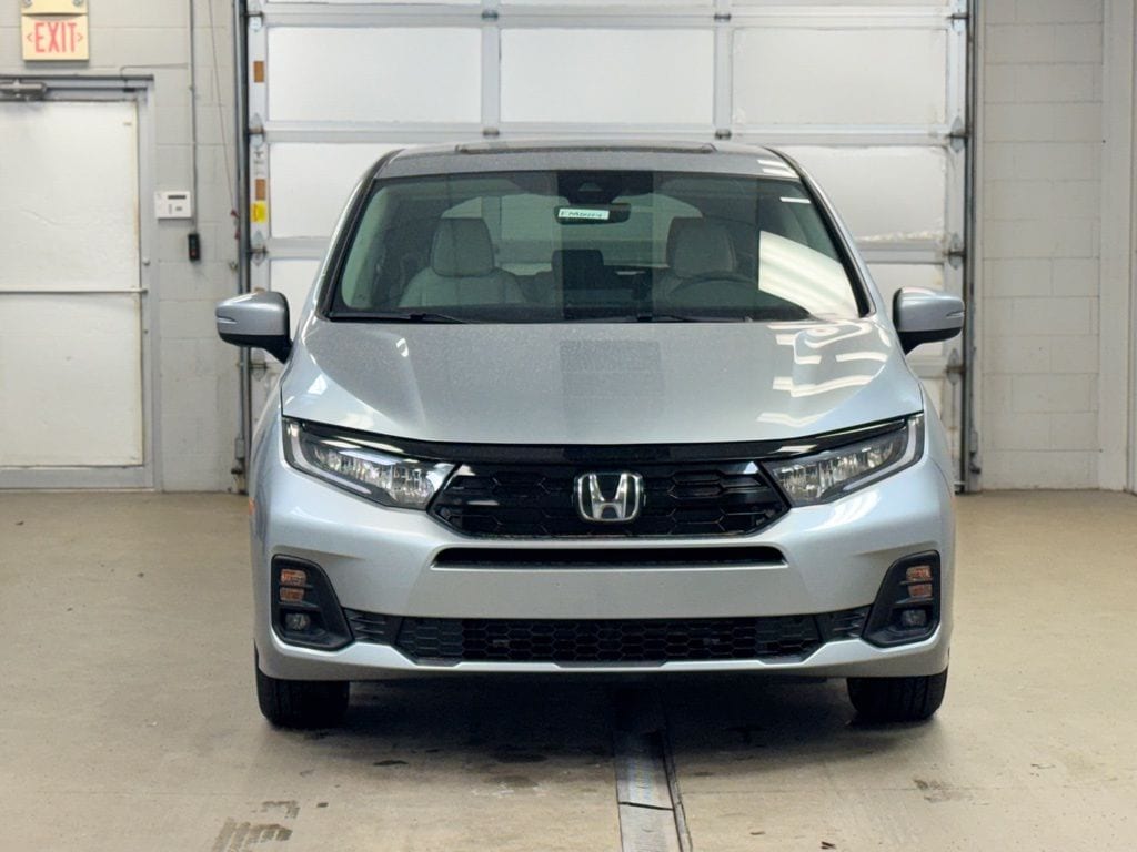 New 2026 Honda Odyssey Touring Minivan/Van