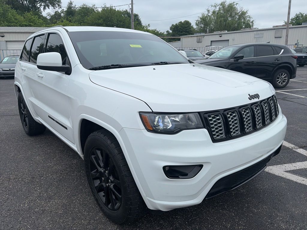2018 Jeep Grand Cherokee Altitude 4WD's photo