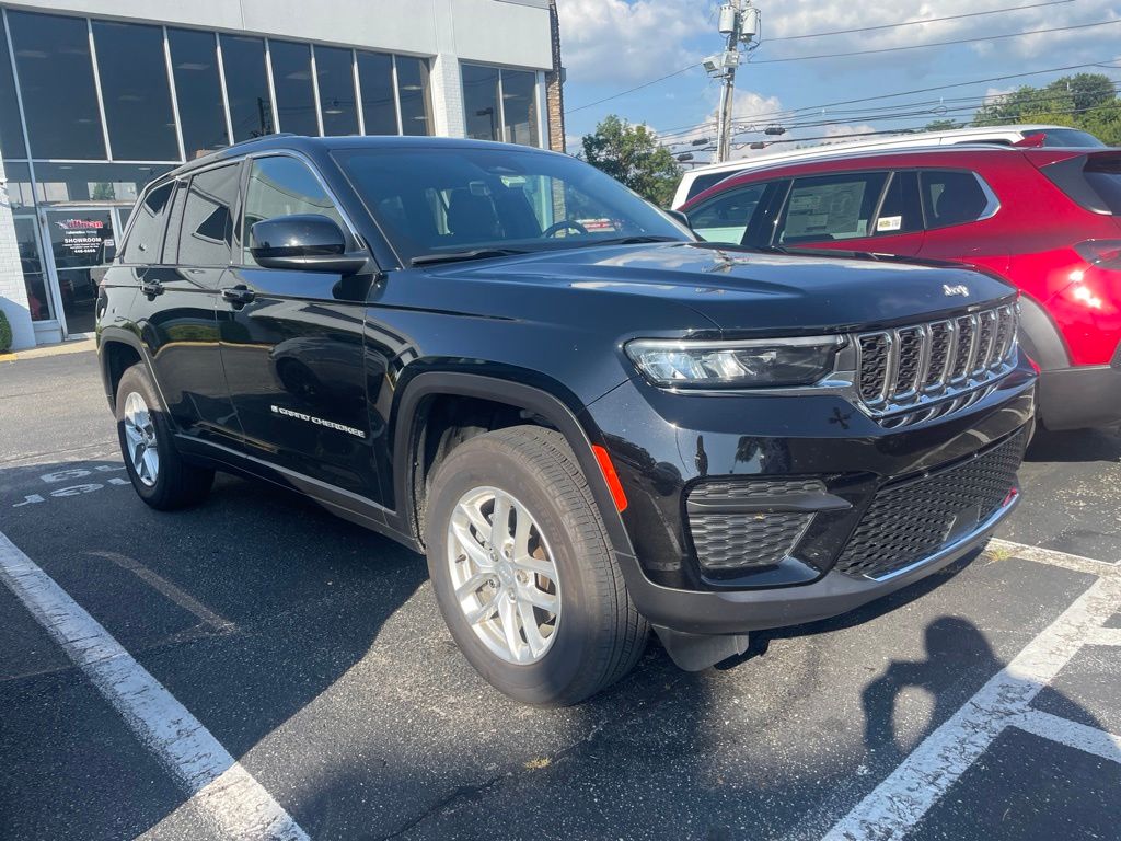2025 Jeep Grand Cherokee Laredo X 4x4's photo