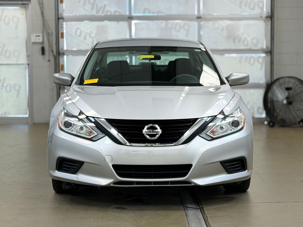 Used 2017 Nissan Altima S with VIN 1N4AL3AP6HC215598 for sale in Frankfort, KY