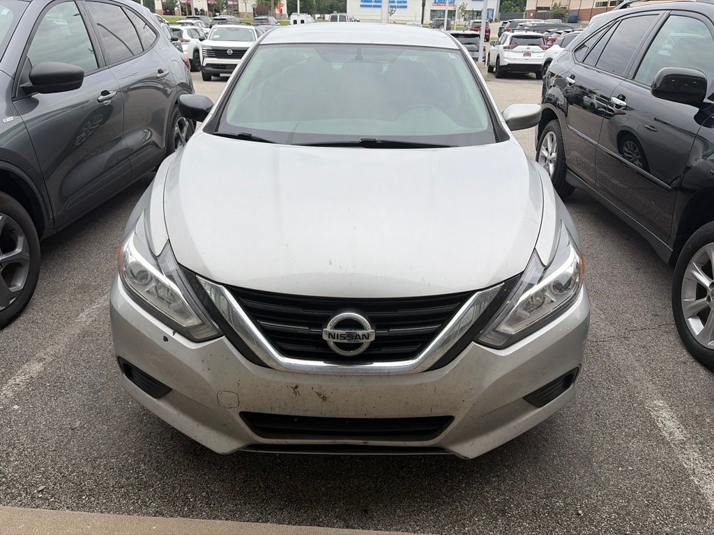 Used 2018 Nissan Altima S with VIN 1N4AL3AP6JC294700 for sale in Frankfort, KY