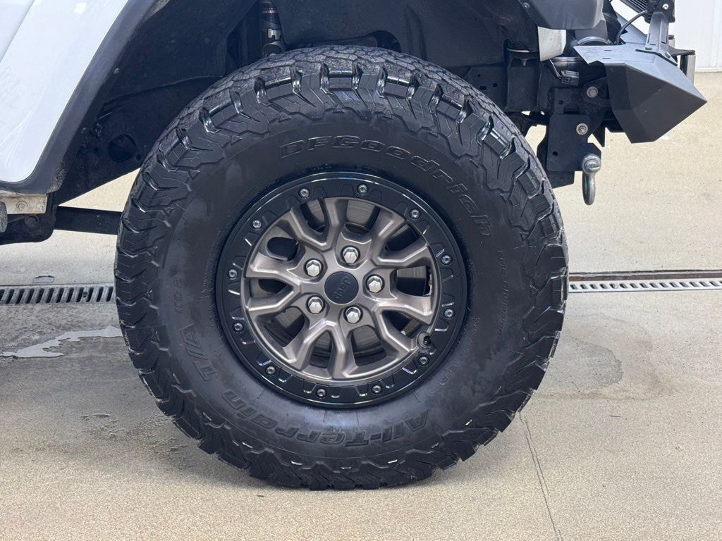 Used 2020 Jeep Gladiator Overland Truck