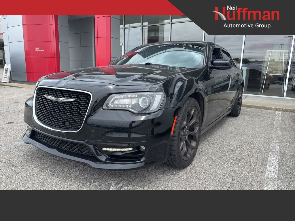 2017 Chrysler 300's photo