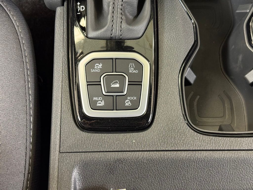 2026 Nissan Frontier SV - Photo 35