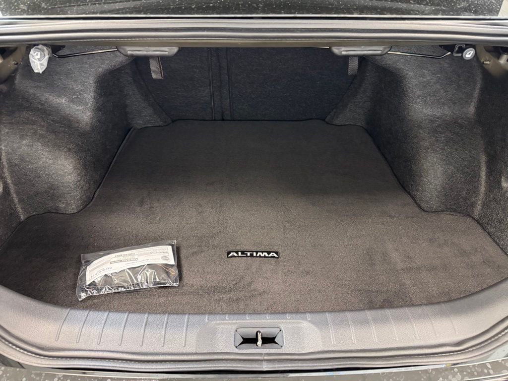 2025 Nissan Altima S - Photo 20