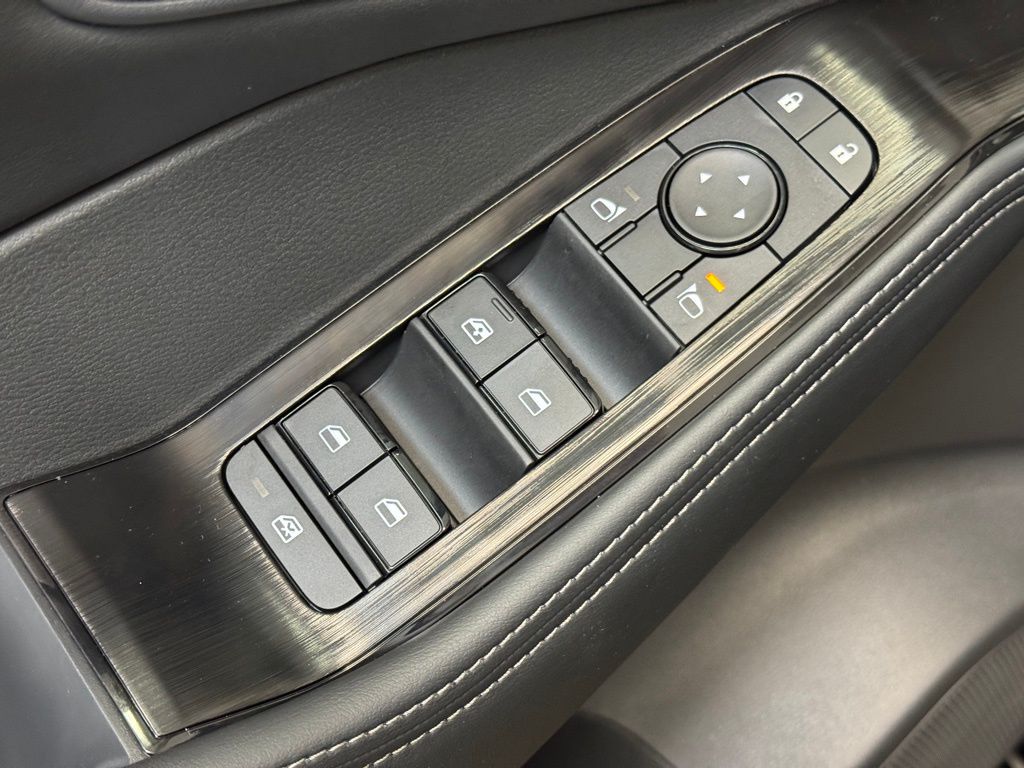 2026 Nissan Rogue SV - Photo 9