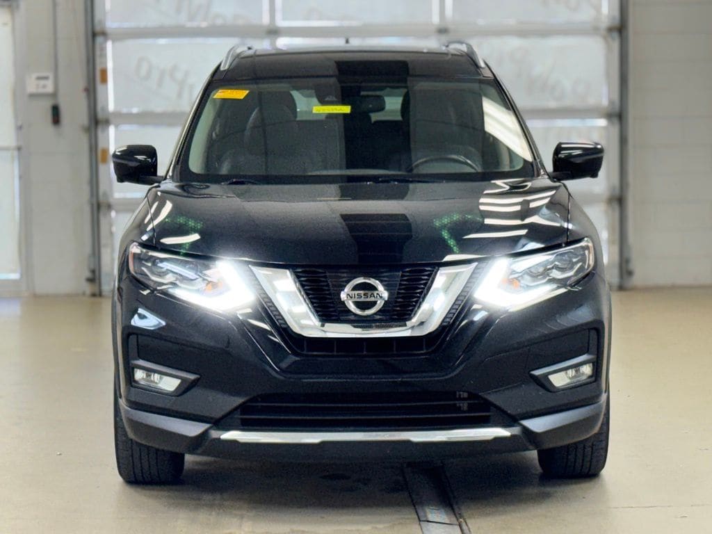 Used 2017 Nissan Rogue SL with VIN 5N1AT2MV0HC746662 for sale in Frankfort, KY